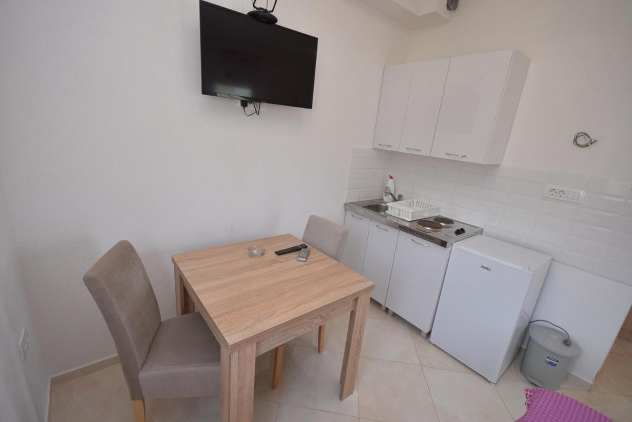 Subotic S Apartmani リサン エクステリア 写真