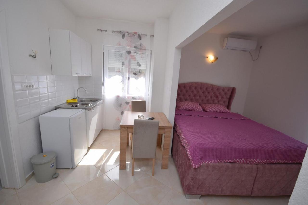 Subotic S Apartmani リサン エクステリア 写真